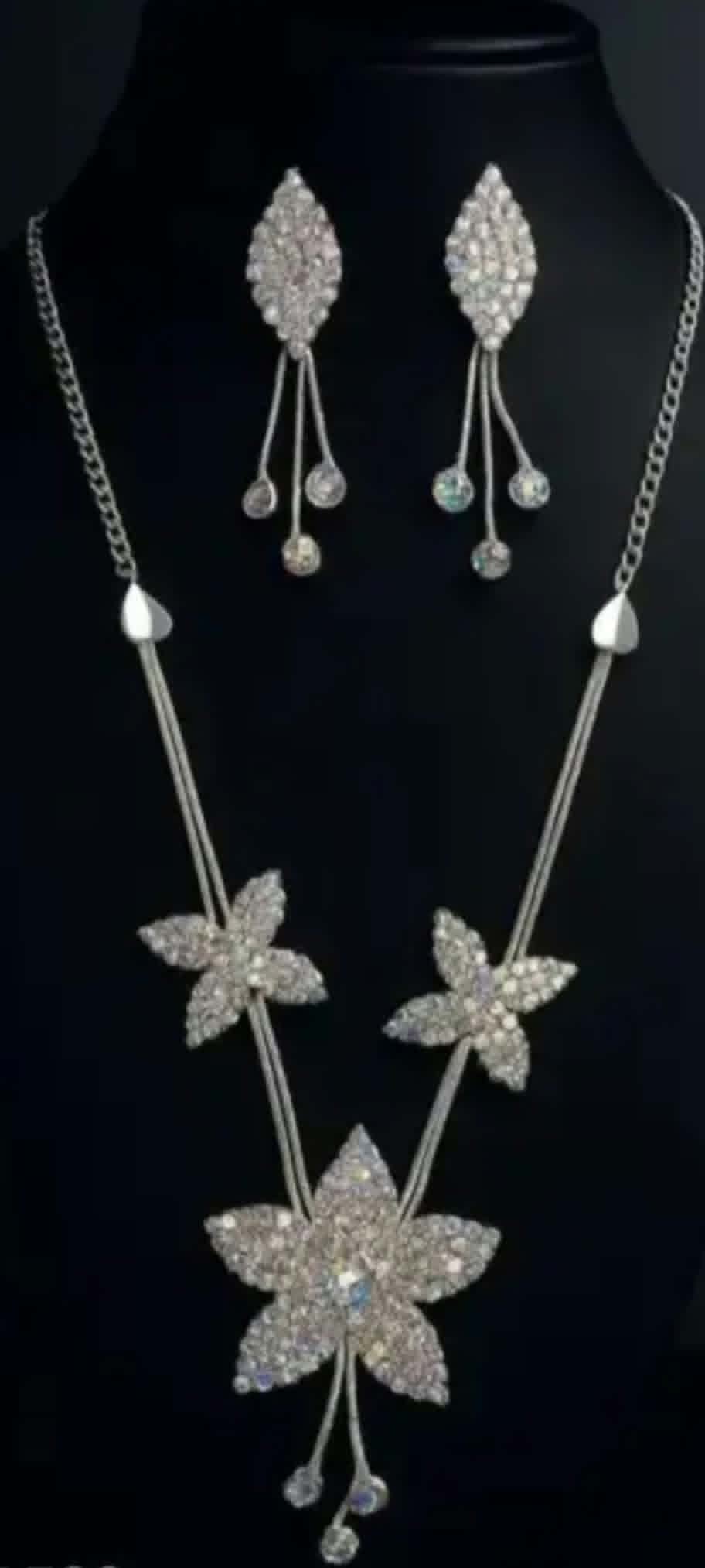 TC-women-girls star neckless